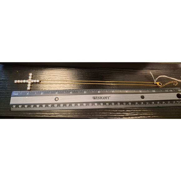 Vintage Diamonique Cross necklace - Picture 11 of 11